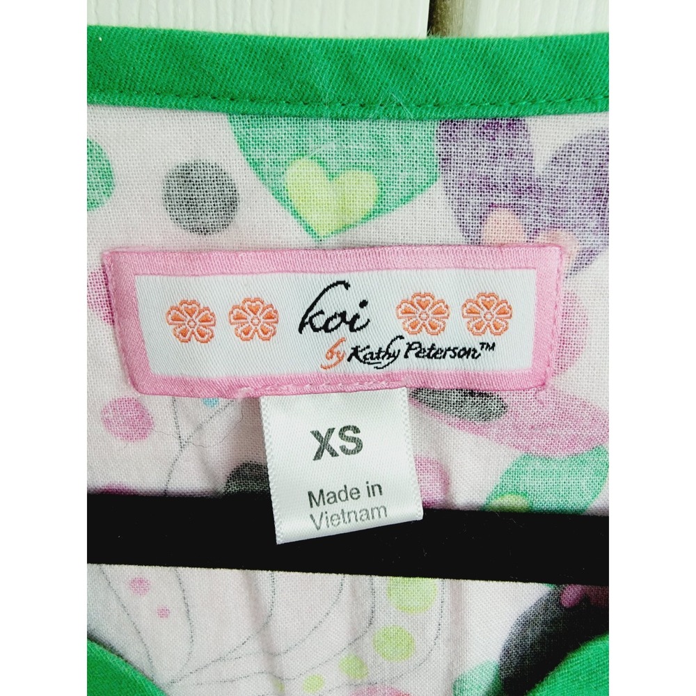 Koi by Kathy Peterson XS Womens Heart Print Happiness Mock Wrap Scrub‎ Top Pink - Picture 9 of 14